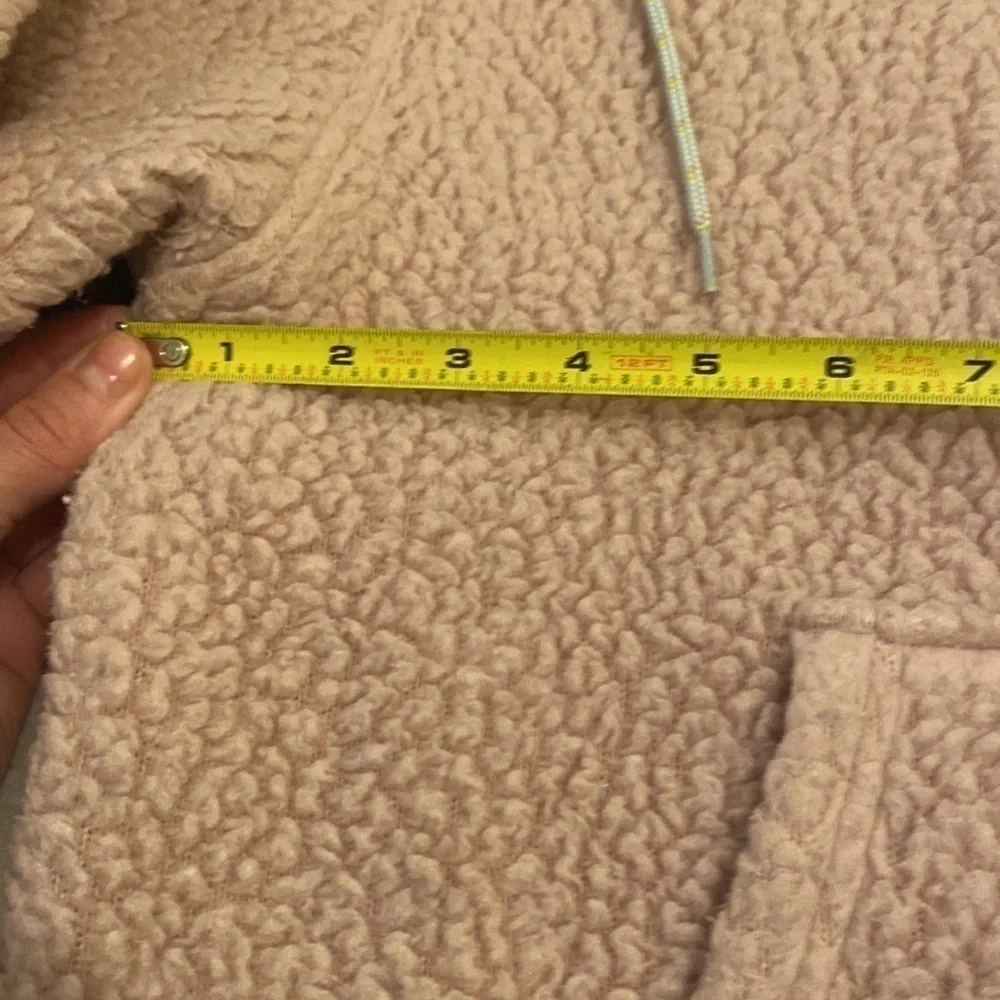 J. Crew vintage fleece in very good condition. Size S